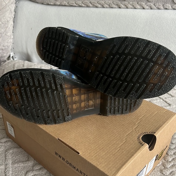 DR. MARTENS | Blue tie dye special edition 8 hole dr. Marten ankle boot - Picture 4 of 8